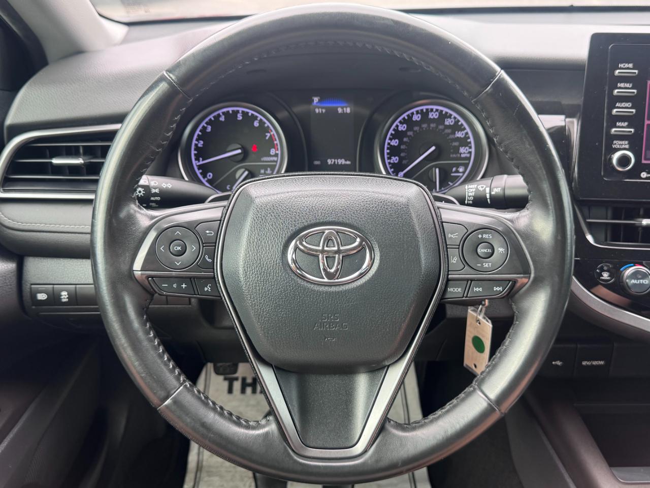 Toyota Camry SE Auto (Natl) 2023