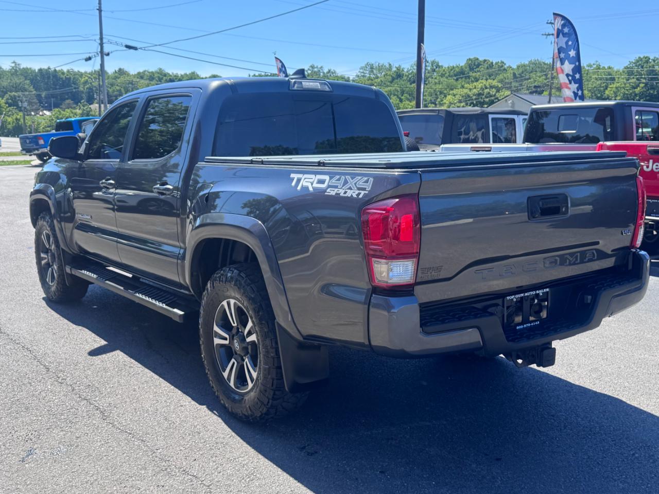 Toyota Tacoma SR5 Double Cab 5' Bed V6 4x4 AT (Natl) 2017