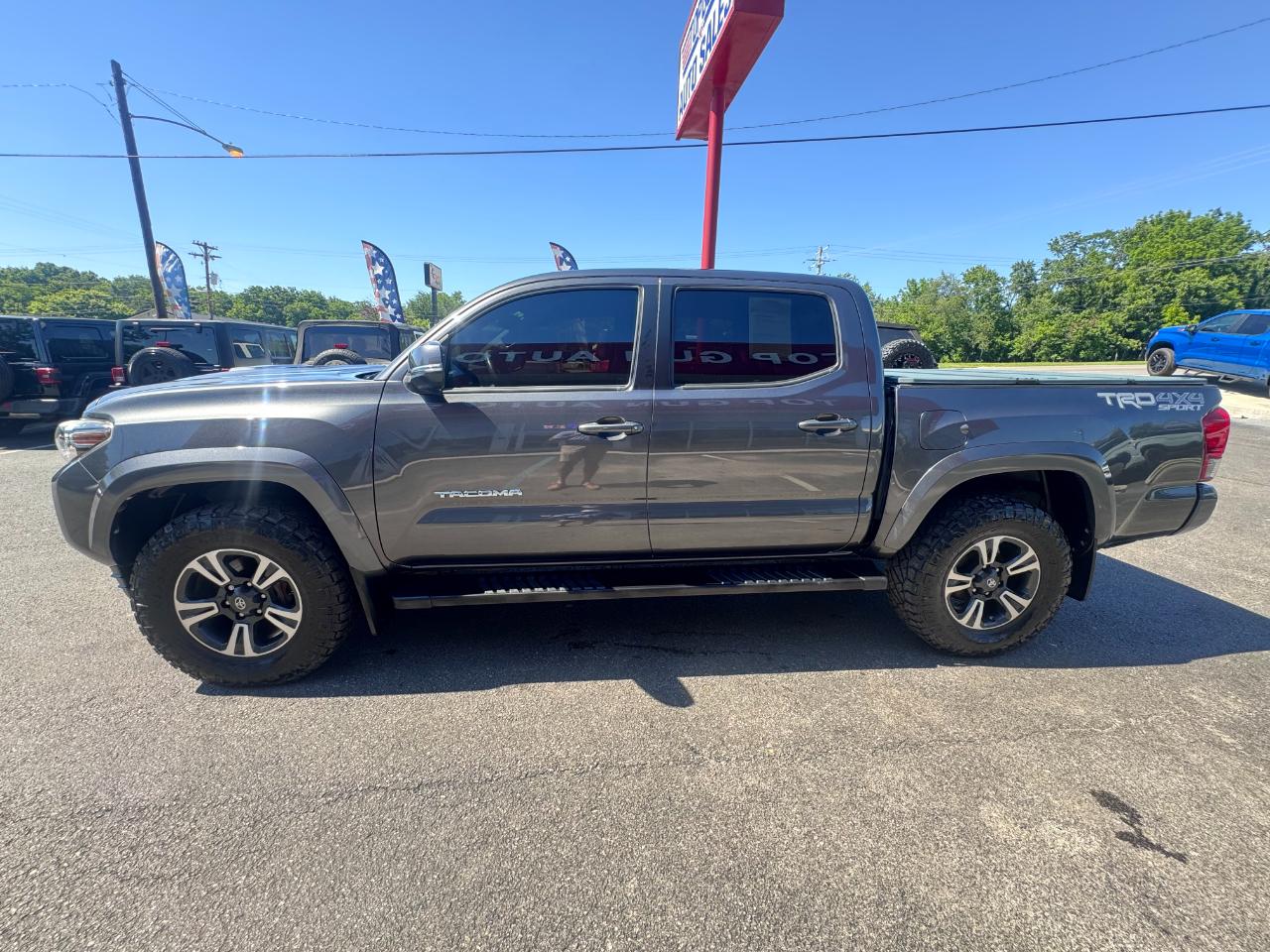 Toyota Tacoma SR5 Double Cab 5' Bed V6 4x4 AT (Natl) 2017