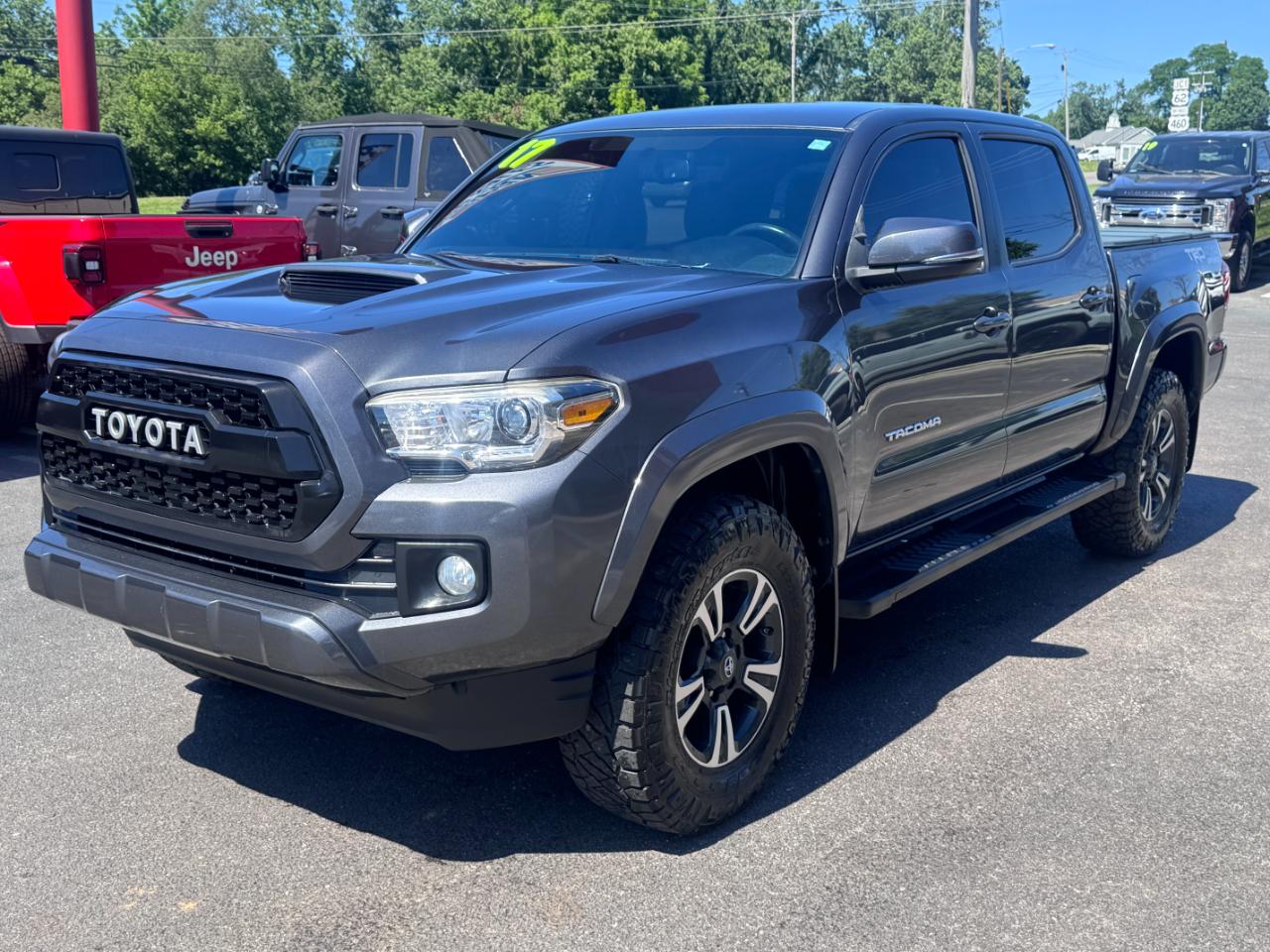 Toyota Tacoma SR5 Double Cab 5' Bed V6 4x4 AT (Natl) 2017