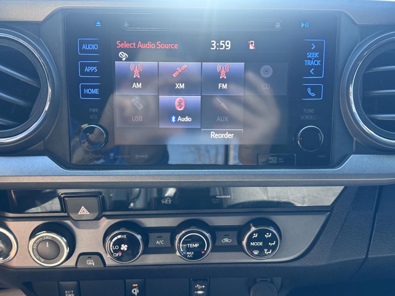 Toyota Tacoma SR5 Double Cab 5' Bed V6 4x4 AT (Natl) 2017
