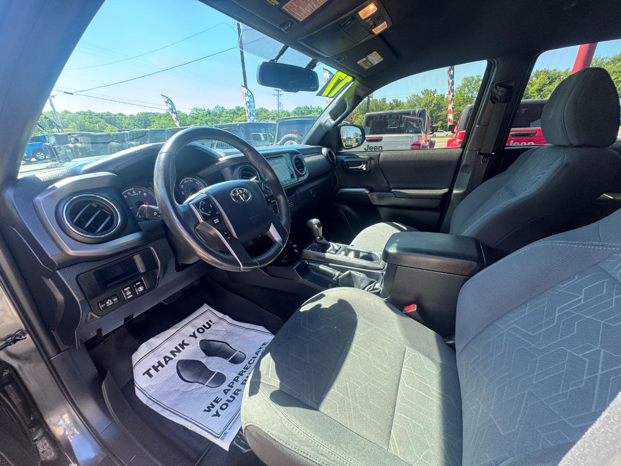 Toyota Tacoma SR5 Double Cab 5' Bed V6 4x4 AT (Natl) 2017