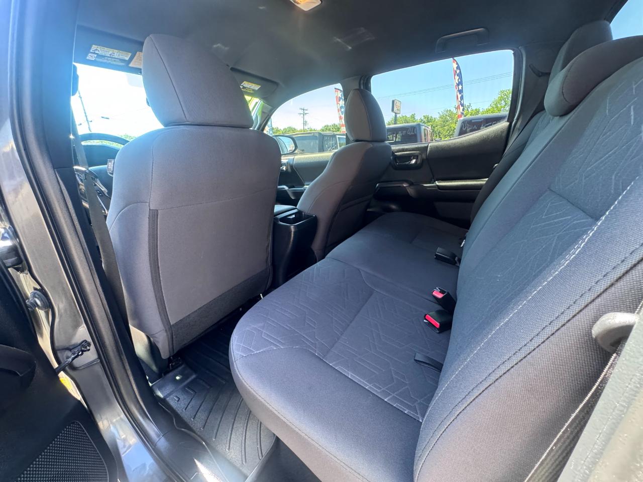 Toyota Tacoma SR5 Double Cab 5' Bed V6 4x4 AT (Natl) 2017