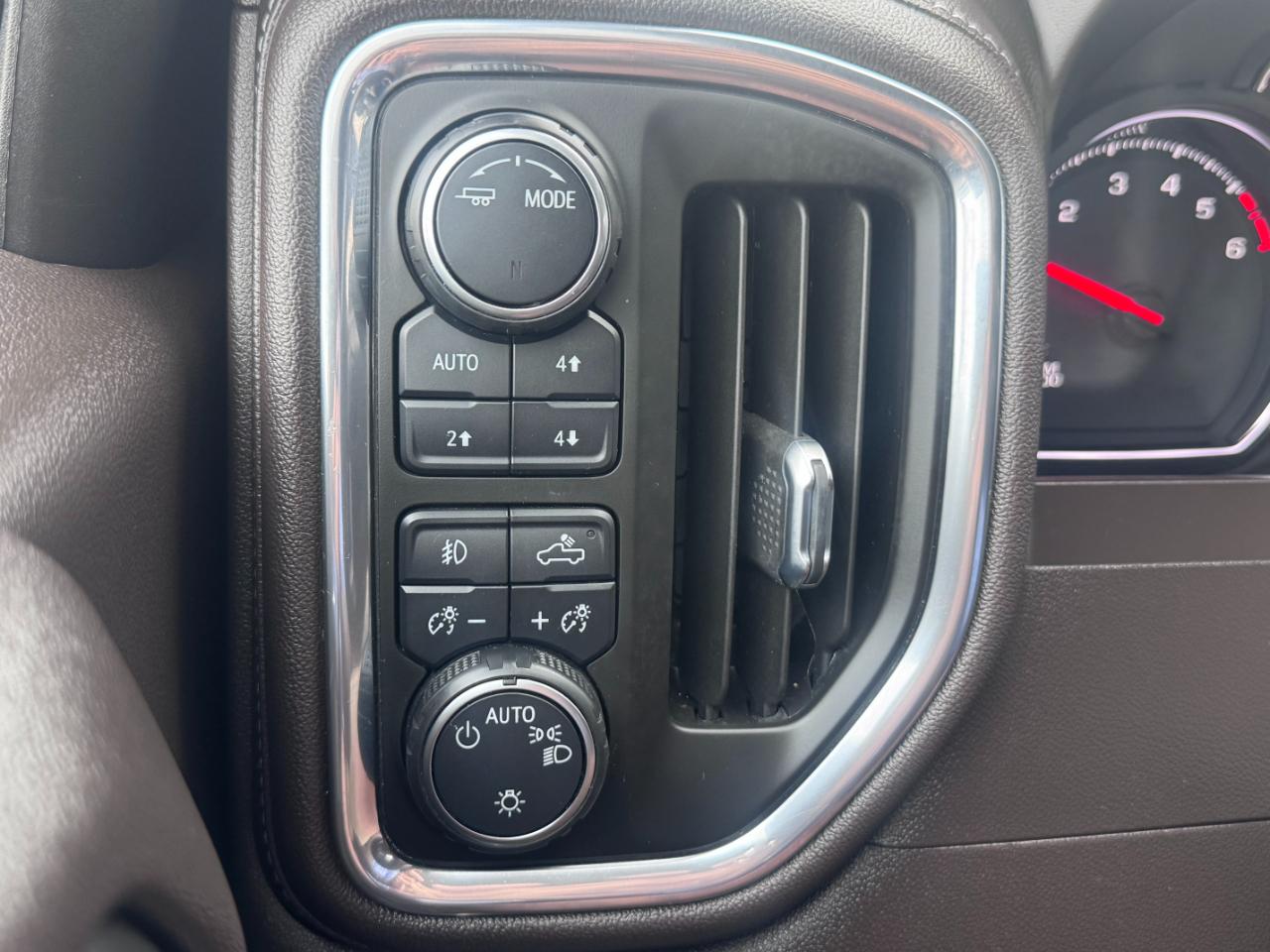 Chevrolet Silverado 1500 4WD Crew Cab 147" RST 2021