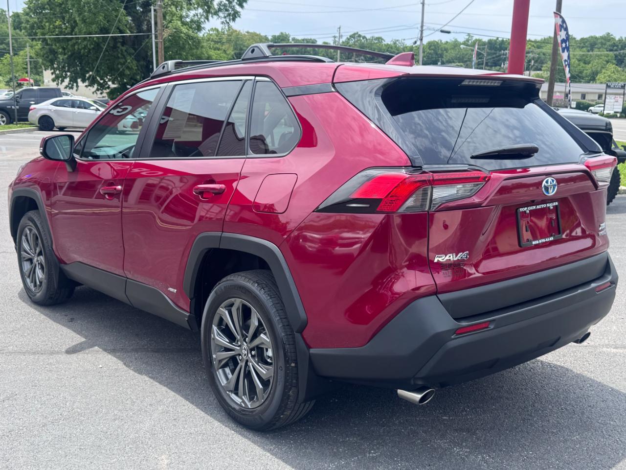 Toyota RAV4 Hybrid XLE Premium AWD (Natl) 2024