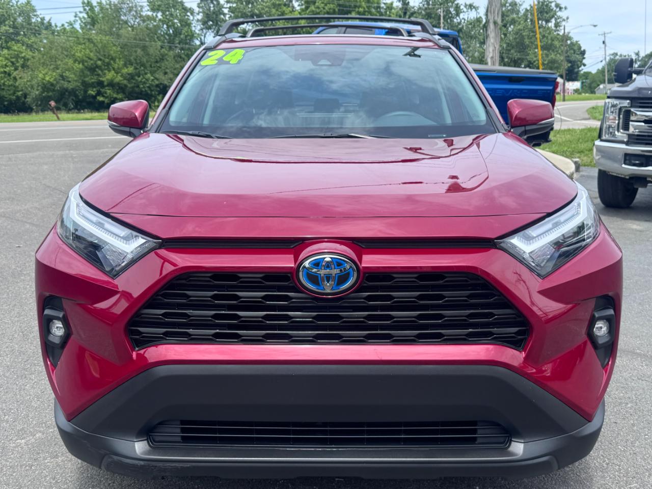 Toyota RAV4 Hybrid XLE Premium AWD (Natl) 2024