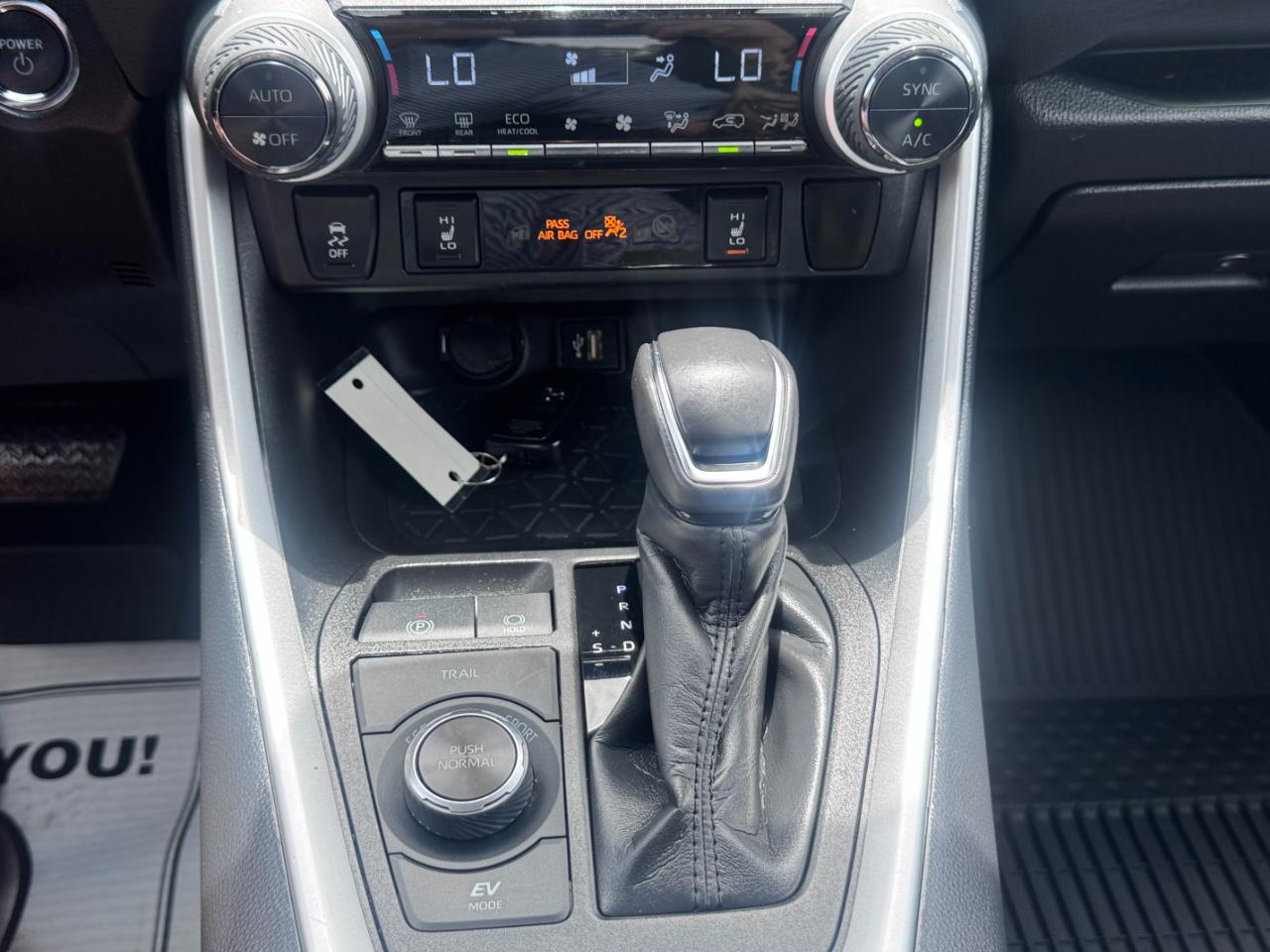 Toyota RAV4 Hybrid XLE Premium AWD (Natl) 2024
