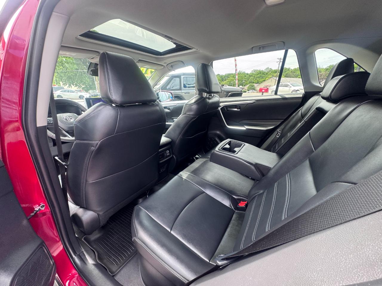 Toyota RAV4 Hybrid XLE Premium AWD (Natl) 2024