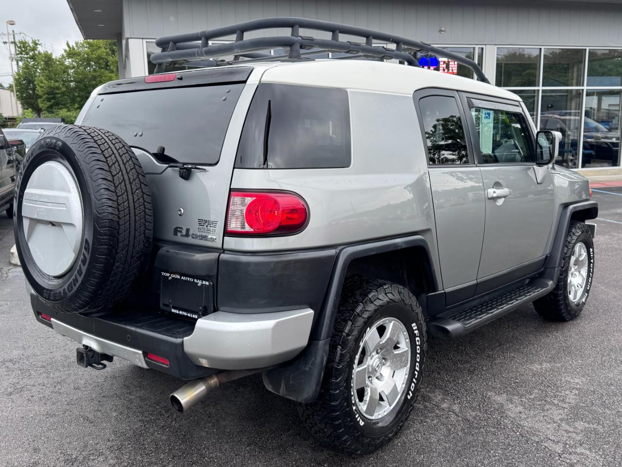 Toyota FJ Cruiser 4WD 4dr Man (Natl) 2010