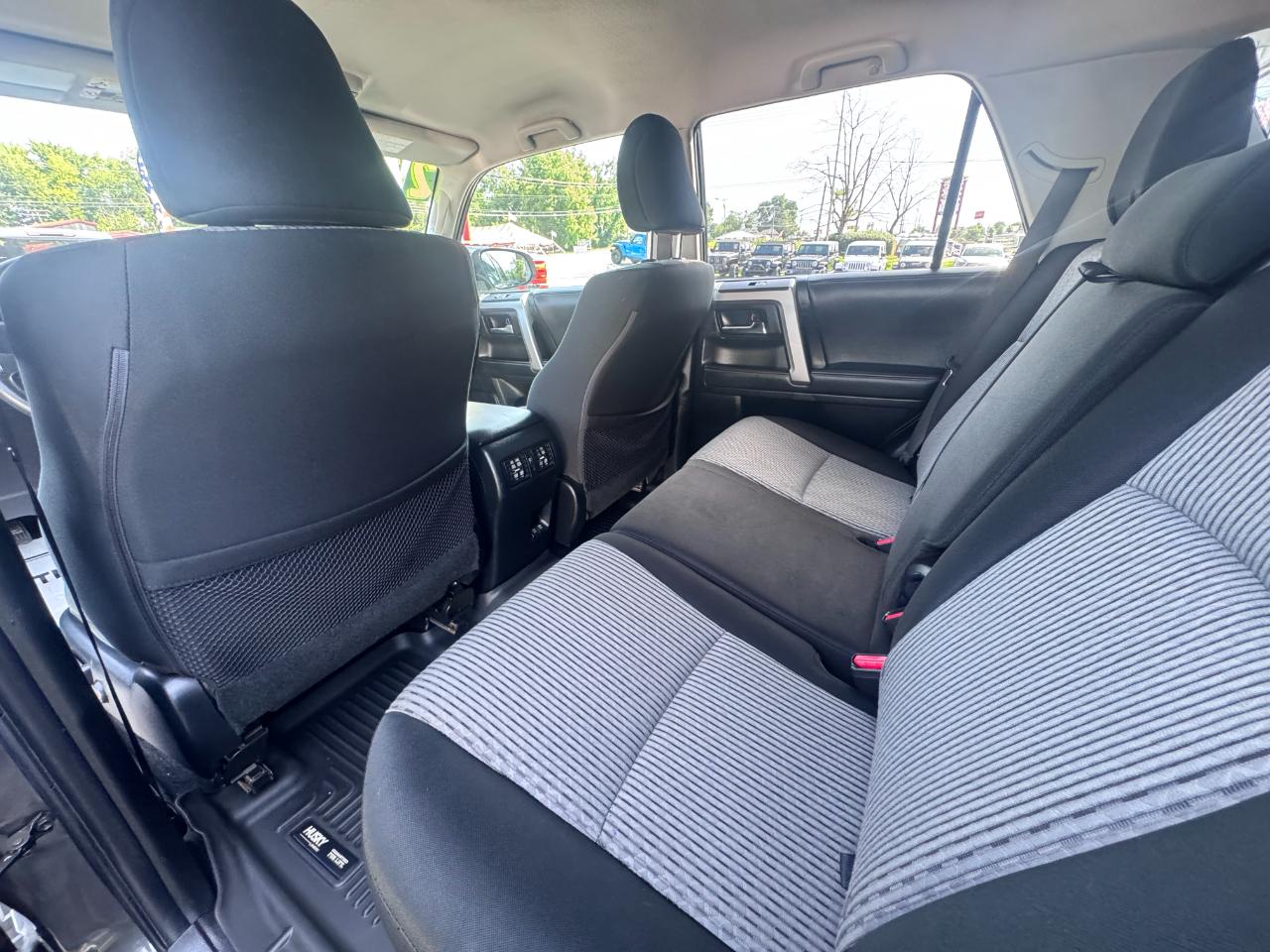 Toyota 4Runner SR5 4WD (Natl) 2021