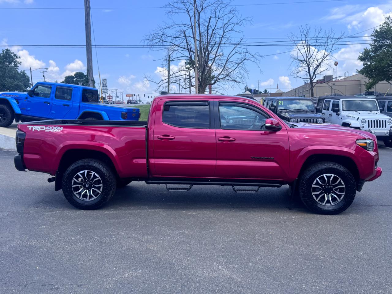 Toyota Tacoma 4WD SR5 Double Cab 6' Bed V6 AT (Natl) 2023