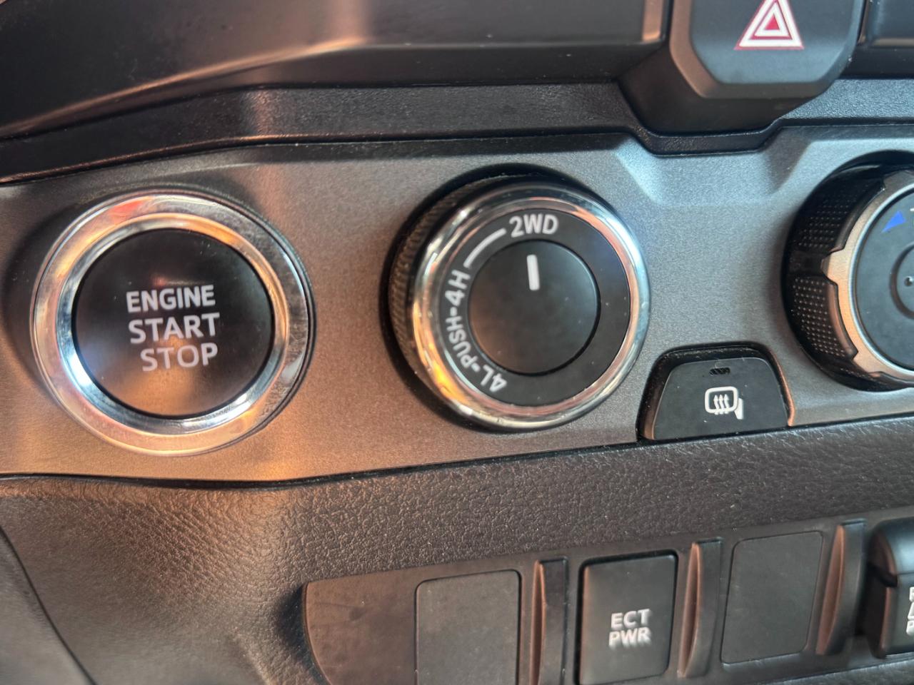 Toyota Tacoma 4WD SR5 Double Cab 6' Bed V6 AT (Natl) 2023