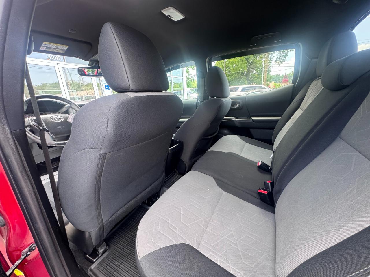 Toyota Tacoma 4WD SR5 Double Cab 6' Bed V6 AT (Natl) 2023
