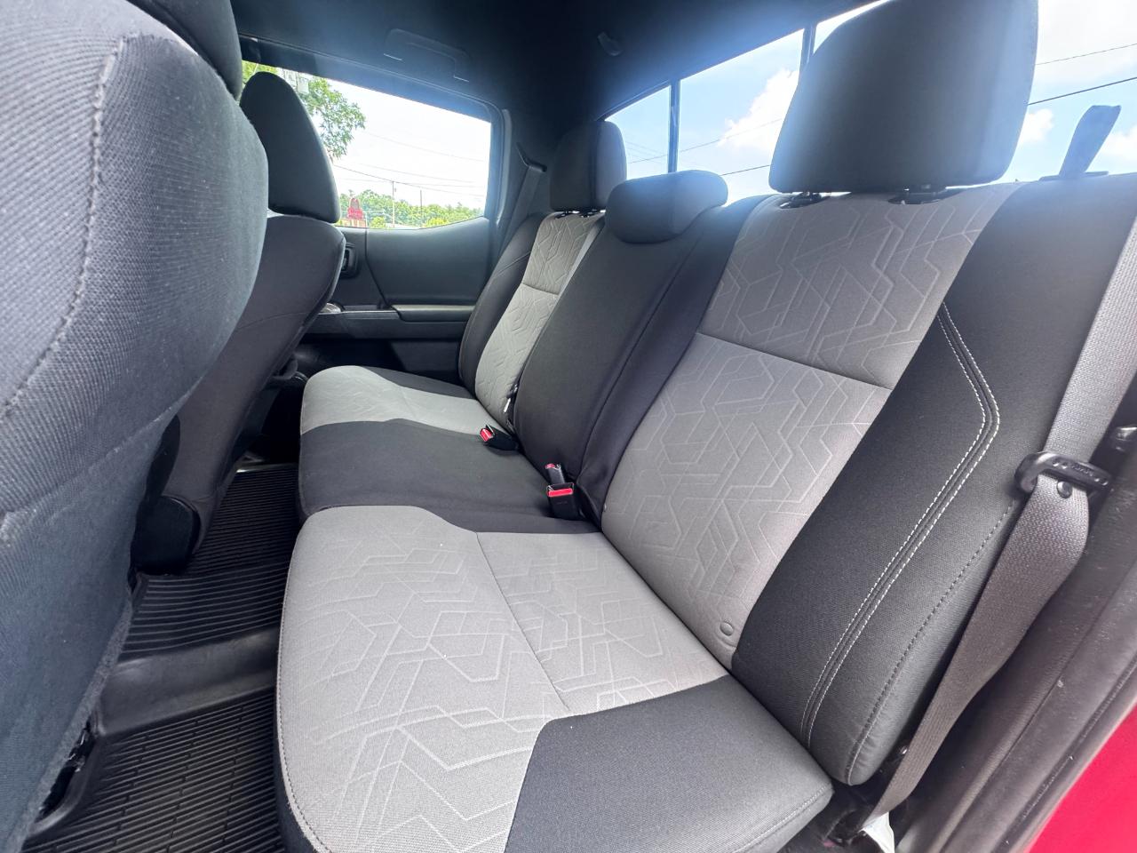 Toyota Tacoma 4WD SR5 Double Cab 6' Bed V6 AT (Natl) 2023