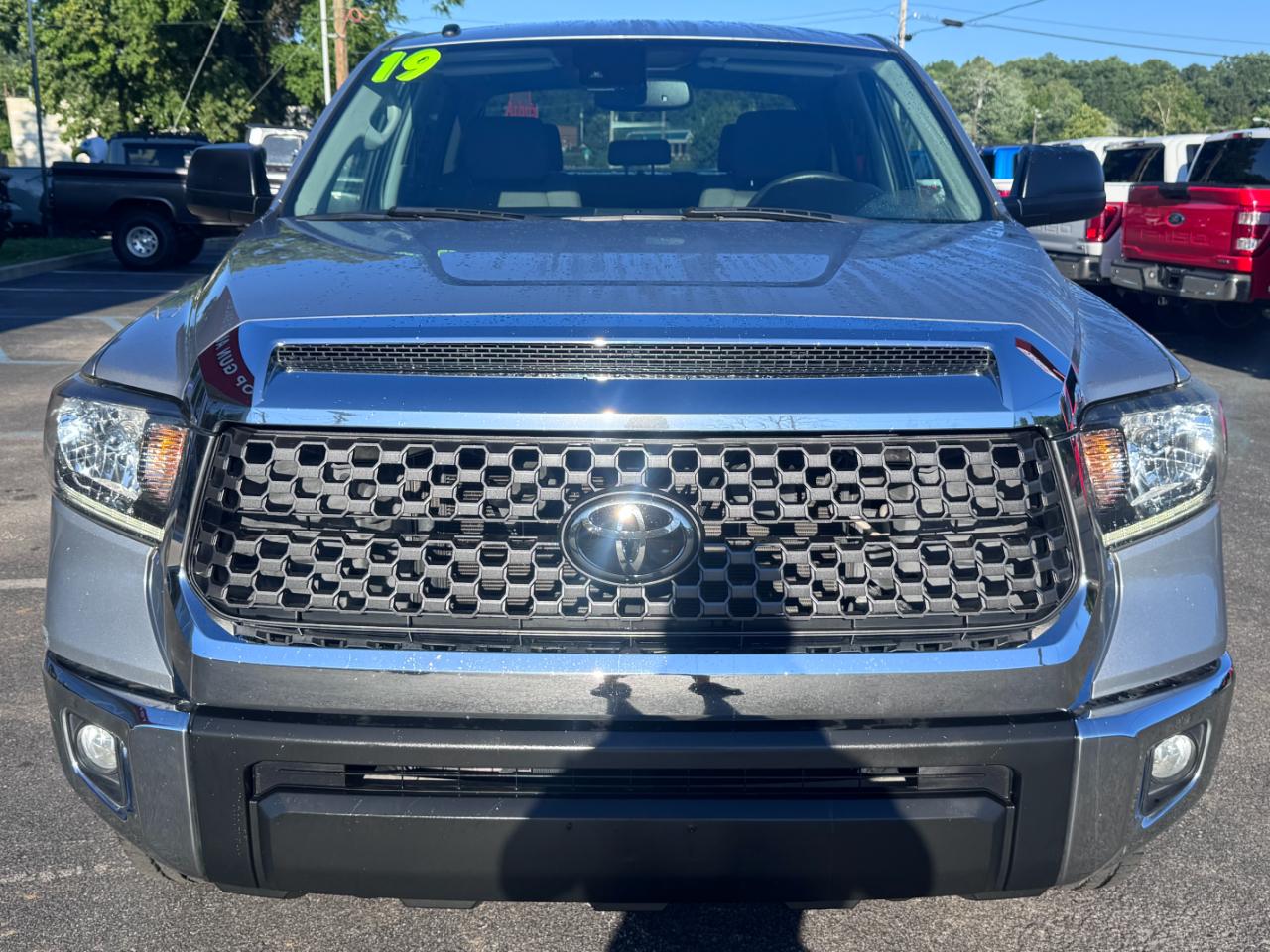 Toyota Tundra 4WD SR5 CrewMax 5.5' Bed 5.7L FFV (Natl) 2019