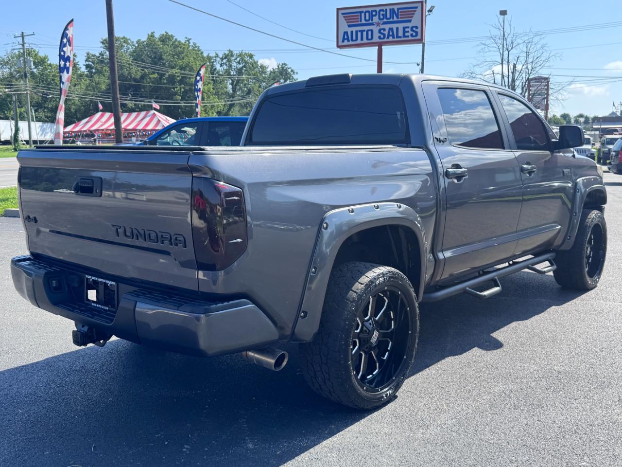 Toyota Tundra 4WD Truck CrewMax 5.7L FFV V8 6-Spd AT SR5 (Natl) 2016