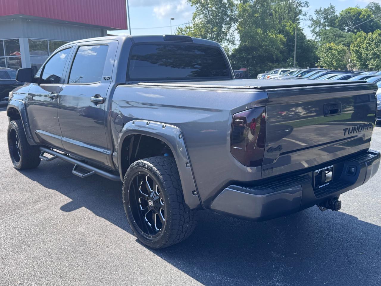 Toyota Tundra 4WD Truck CrewMax 5.7L FFV V8 6-Spd AT SR5 (Natl) 2016