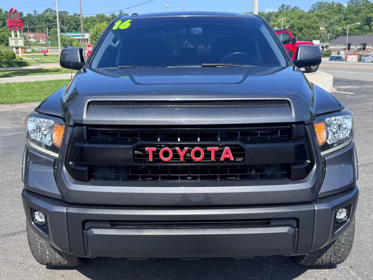Toyota Tundra 4WD Truck CrewMax 5.7L FFV V8 6-Spd AT SR5 (Natl) 2016