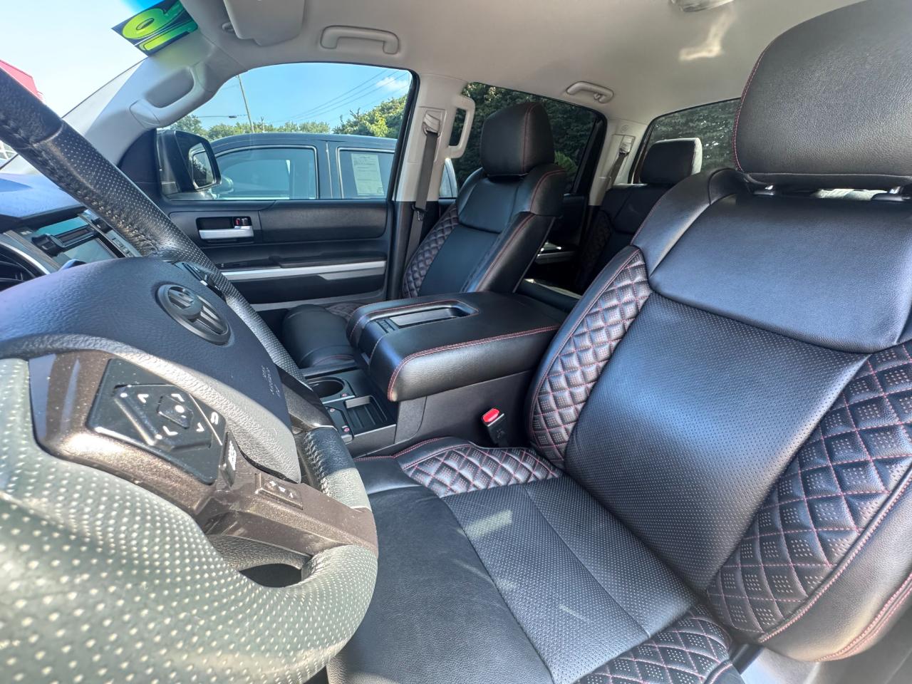 Toyota Tundra 4WD Truck CrewMax 5.7L FFV V8 6-Spd AT SR5 (Natl) 2016