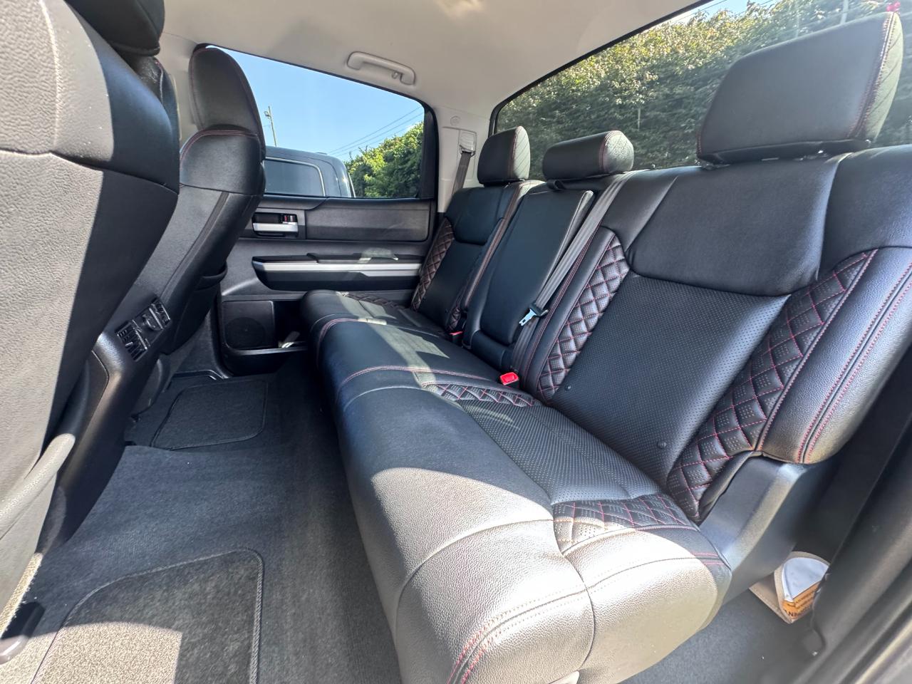 Toyota Tundra 4WD Truck CrewMax 5.7L FFV V8 6-Spd AT SR5 (Natl) 2016