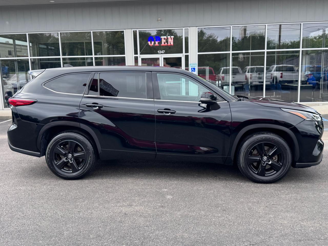 Toyota Highlander L FWD (Natl) 2021