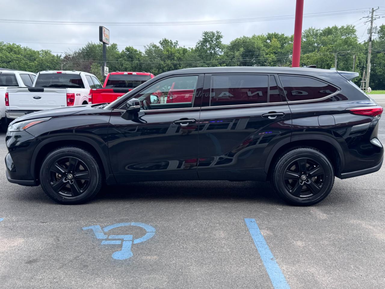 Toyota Highlander L FWD (Natl) 2021