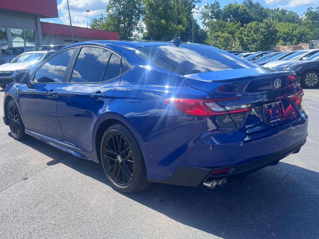Toyota Camry LE (Natl) 2025
