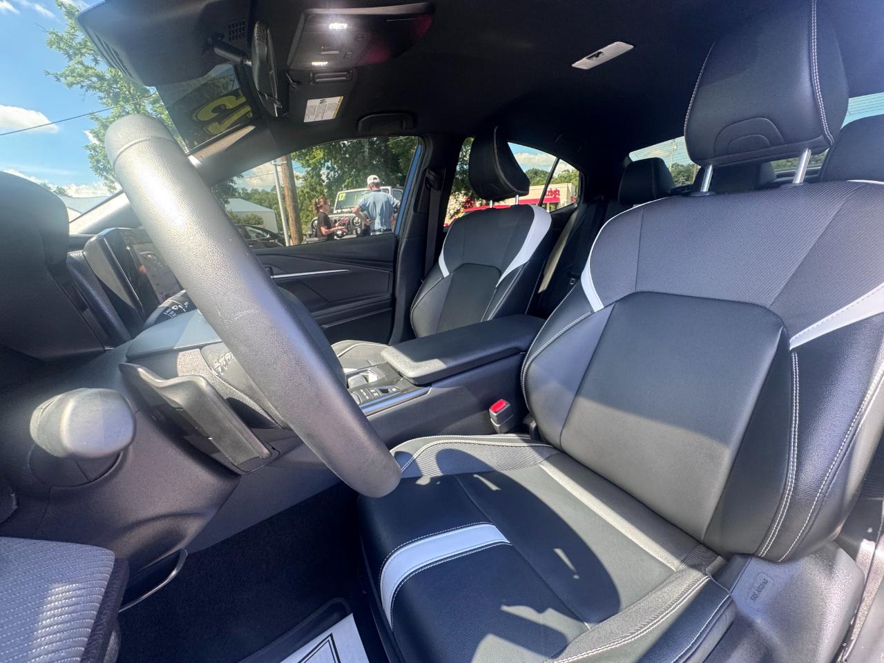 Toyota Camry LE (Natl) 2025