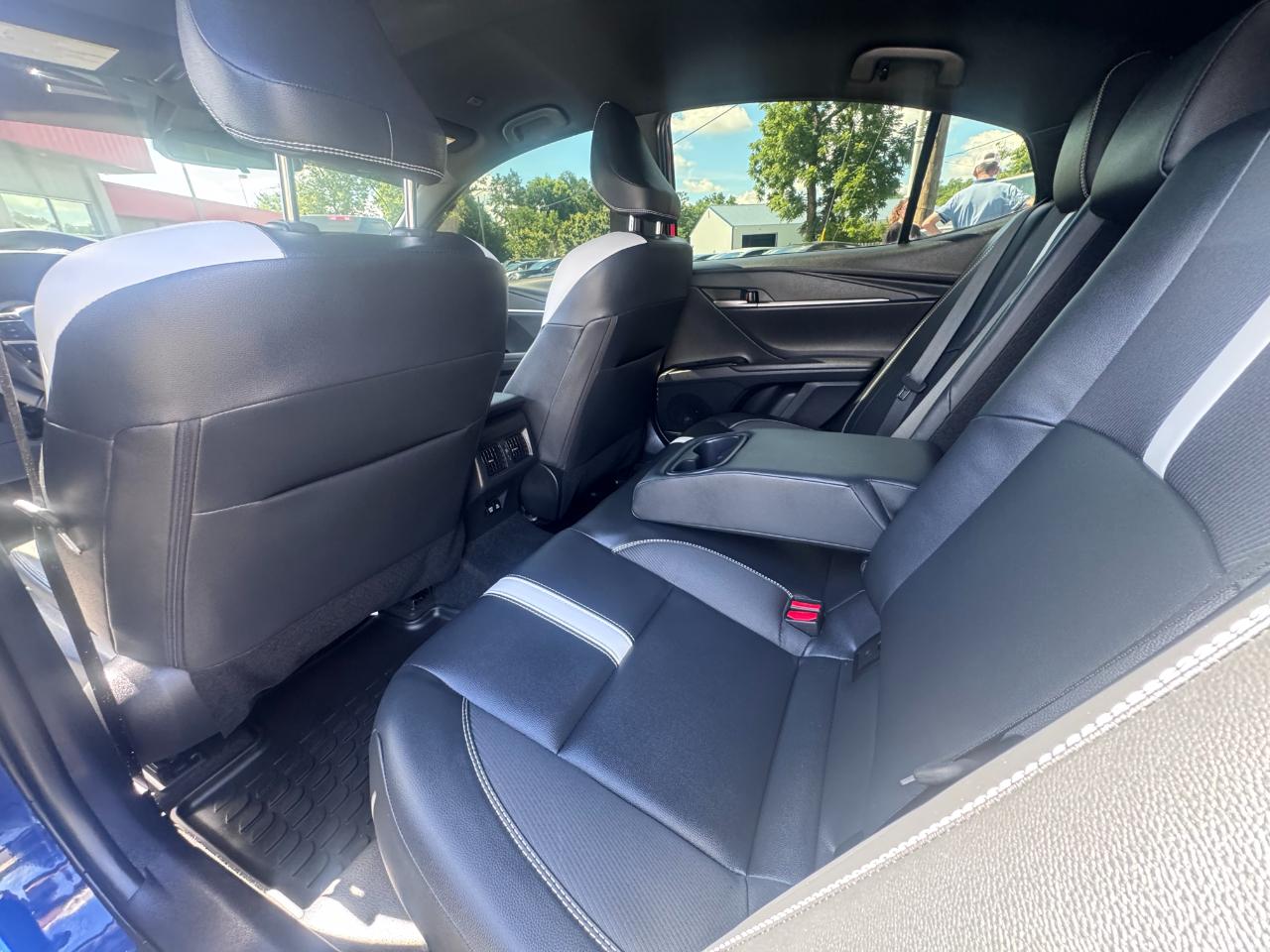 Toyota Camry LE (Natl) 2025