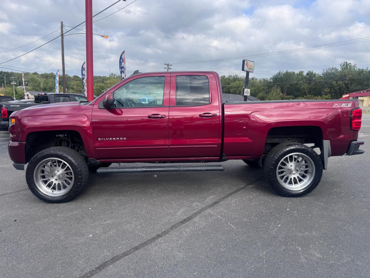 Chevrolet Silverado 1500 4WD Double Cab 143.5" LT w/2LT 2017