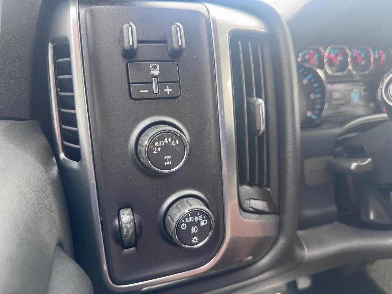 Chevrolet Silverado 1500 4WD Double Cab 143.5" LT w/2LT 2017