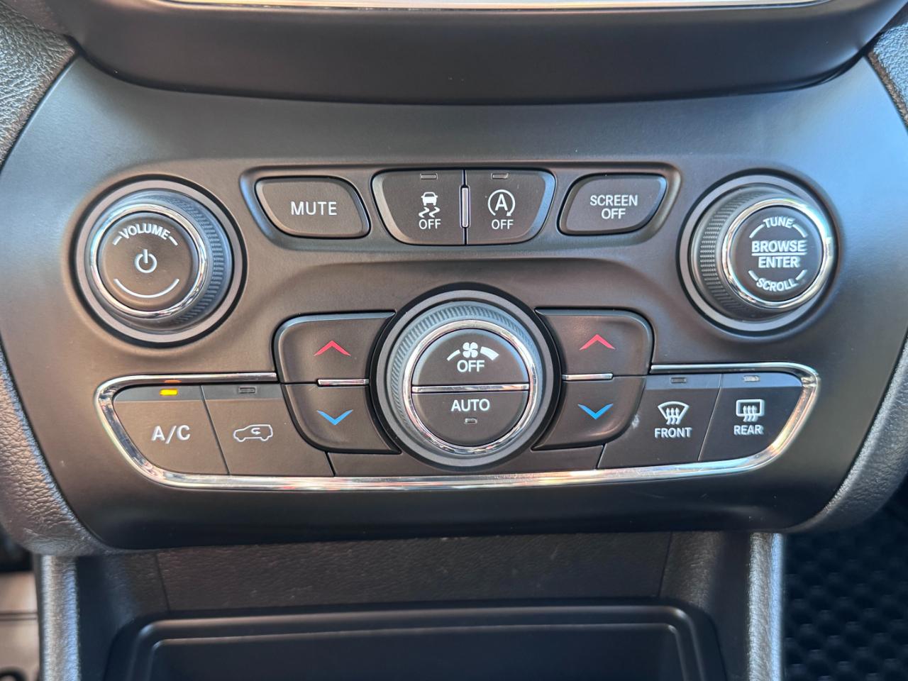Jeep Cherokee Limited FWD 2020