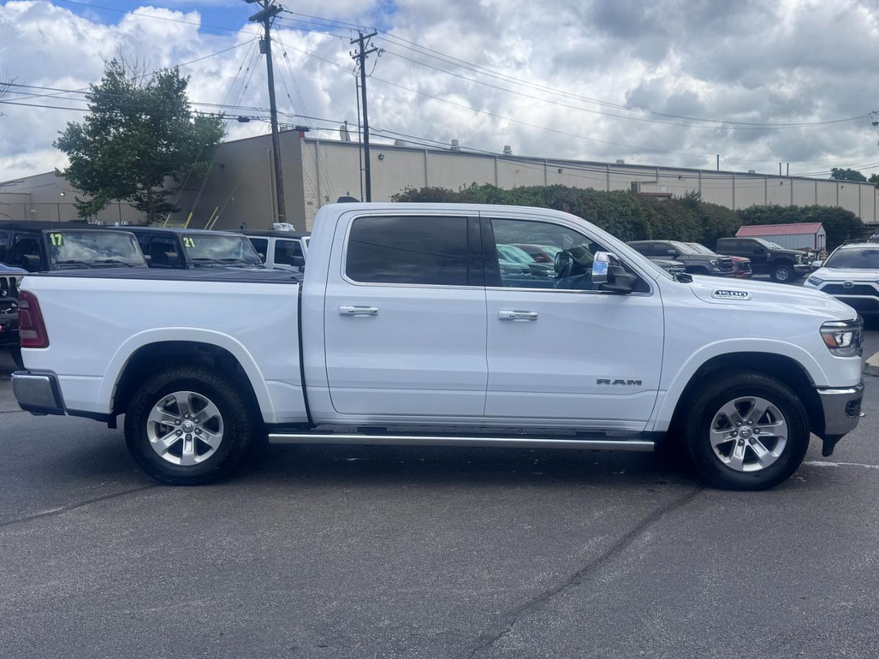 RAM 1500 Laramie 4x4 Crew Cab 5'7" Box 2021