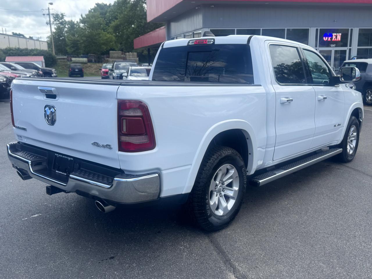 RAM 1500 Laramie 4x4 Crew Cab 5'7" Box 2021