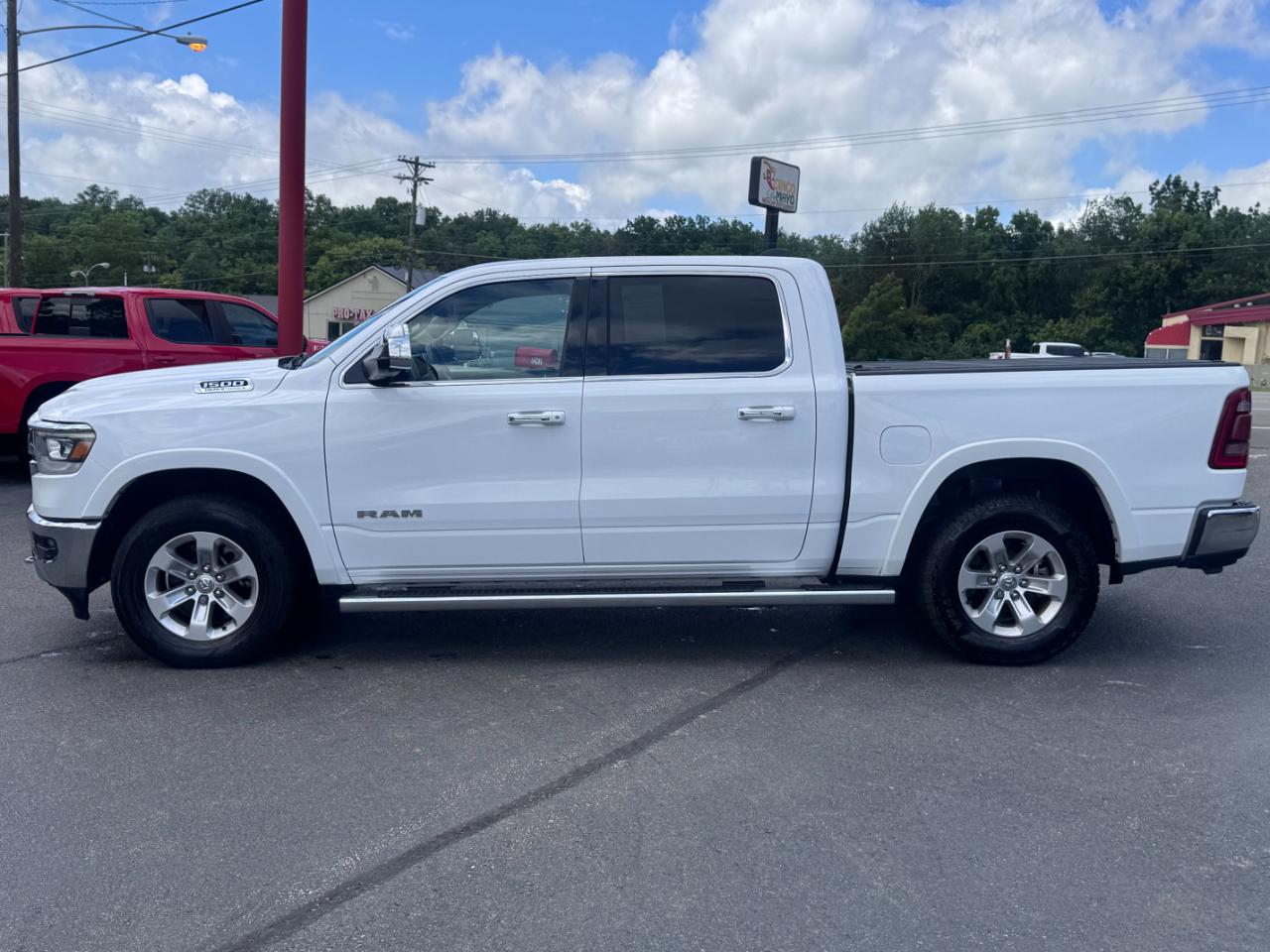 RAM 1500 Laramie 4x4 Crew Cab 5'7" Box 2021