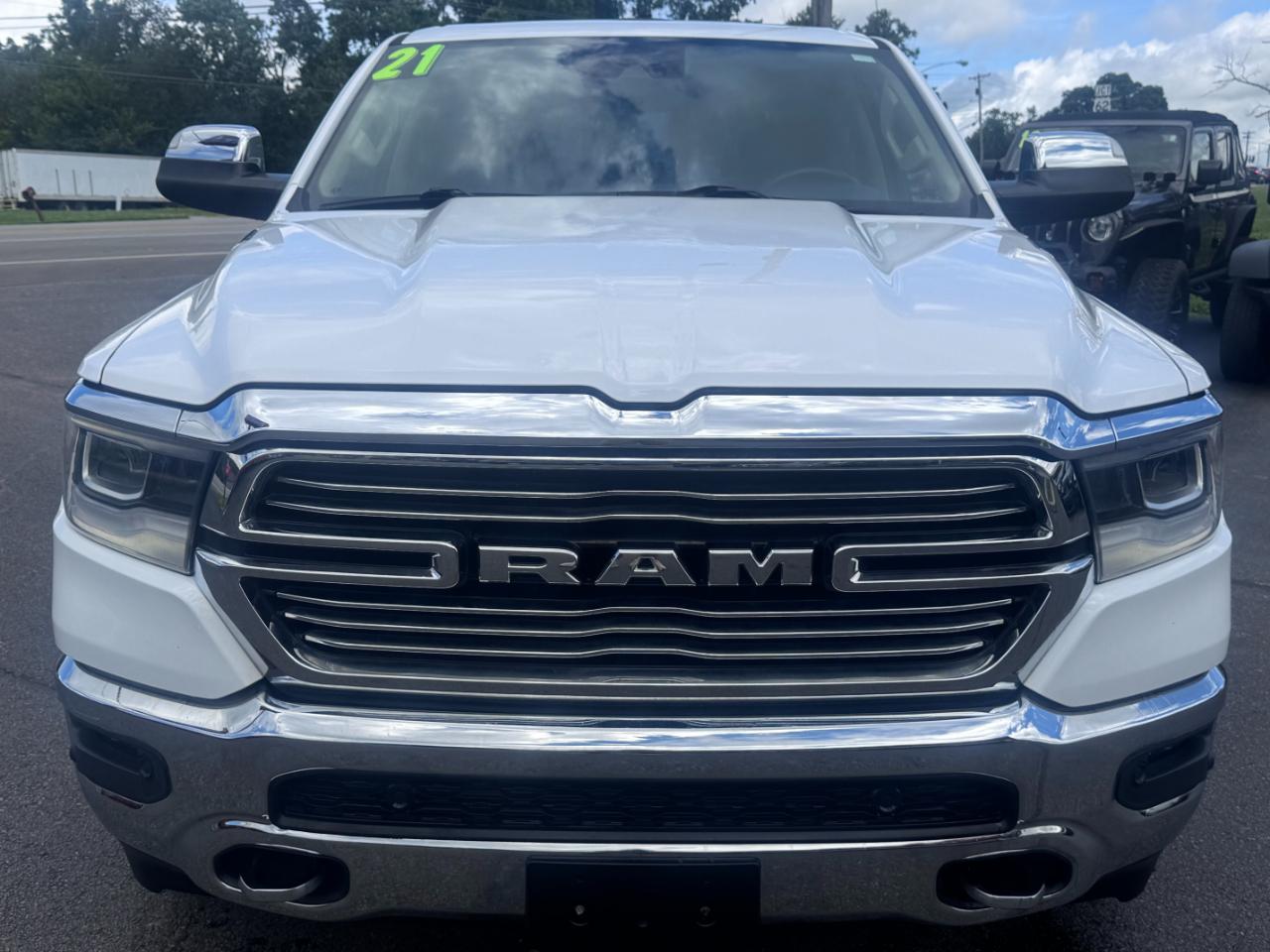 RAM 1500 Laramie 4x4 Crew Cab 5'7" Box 2021