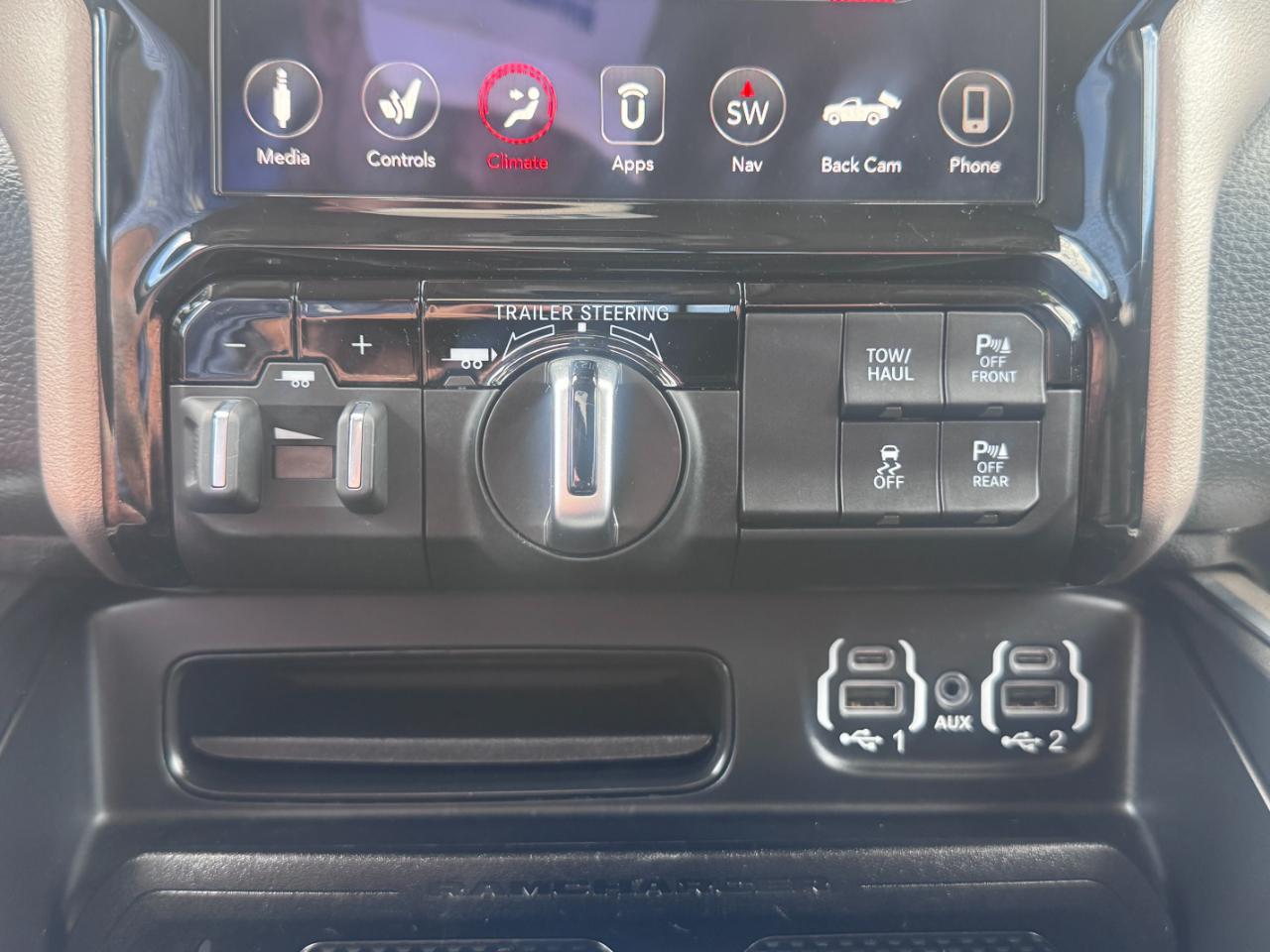 RAM 1500 Laramie 4x4 Crew Cab 5'7" Box 2021