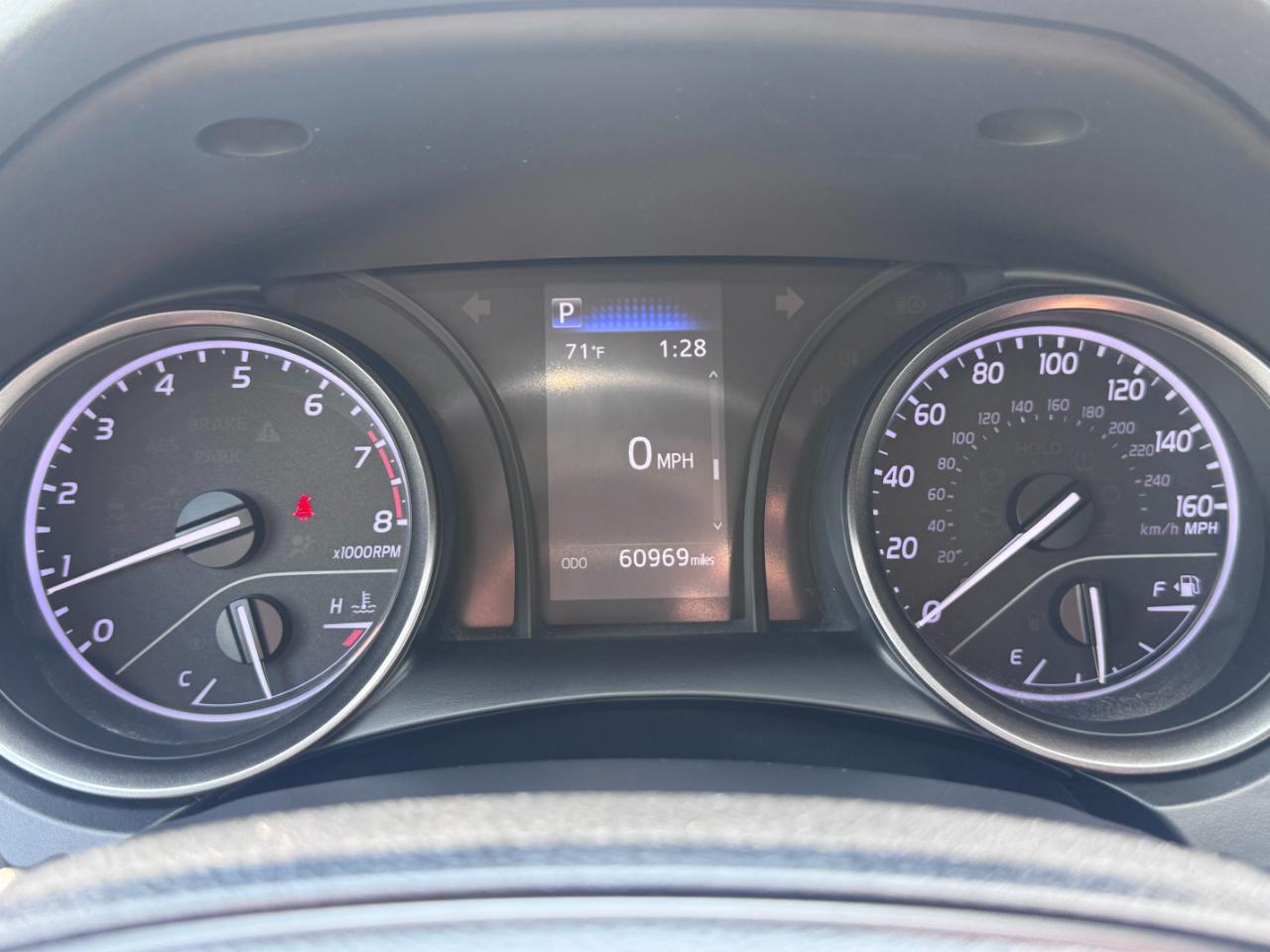 Toyota Camry SE Auto (Natl) 2021