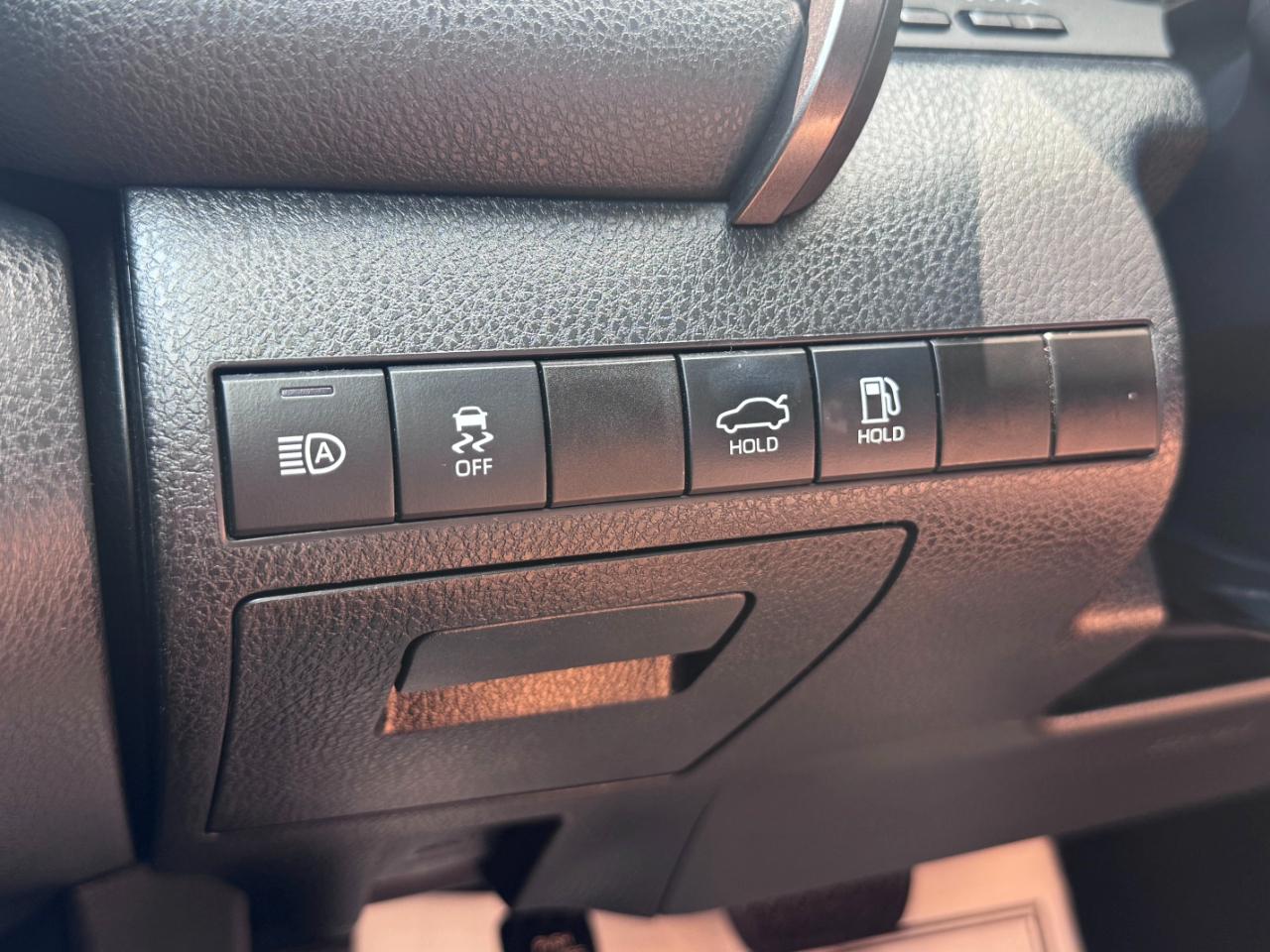 Toyota Camry SE Auto (Natl) 2021