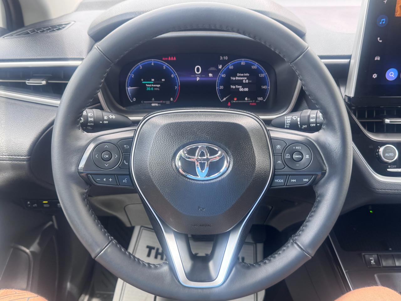 Toyota Corolla Cross XLE 2WD (Natl) 2026