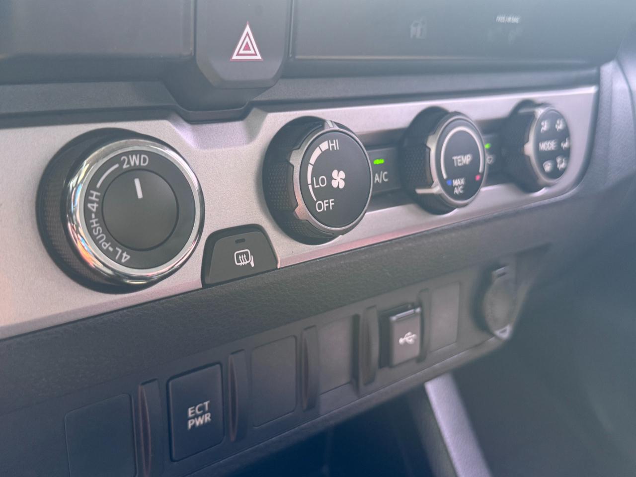 Toyota Tacoma 4WD SR5 Double Cab 5' Bed V6 AT (Natl) 2020