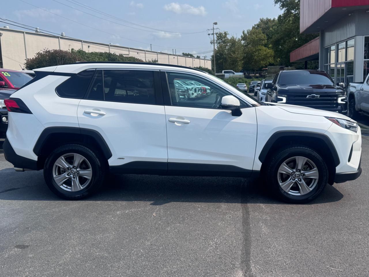 Toyota RAV4 Hybrid LE AWD (Natl) 2023