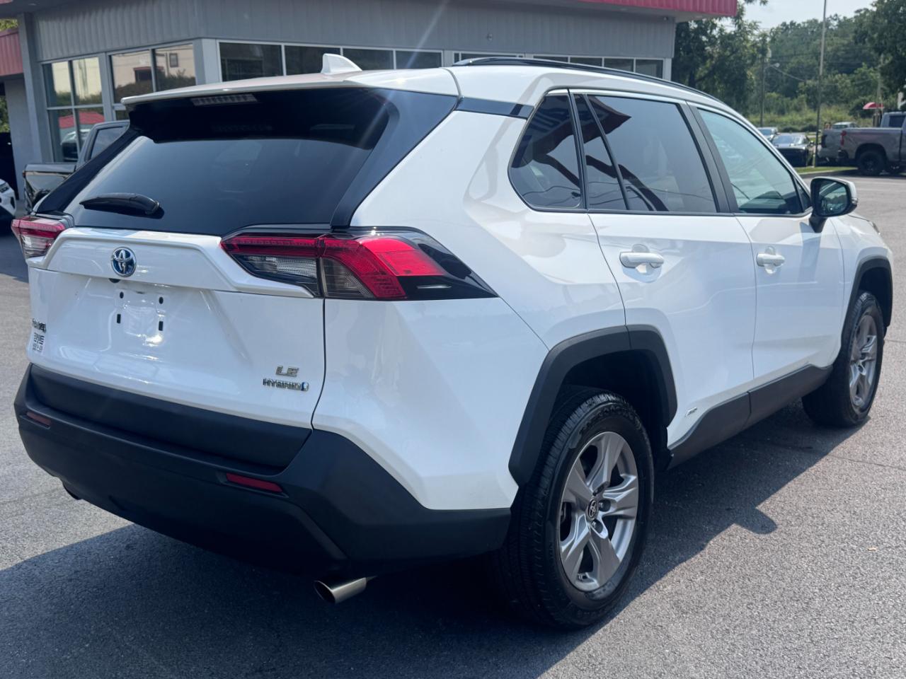 Toyota RAV4 Hybrid LE AWD (Natl) 2023
