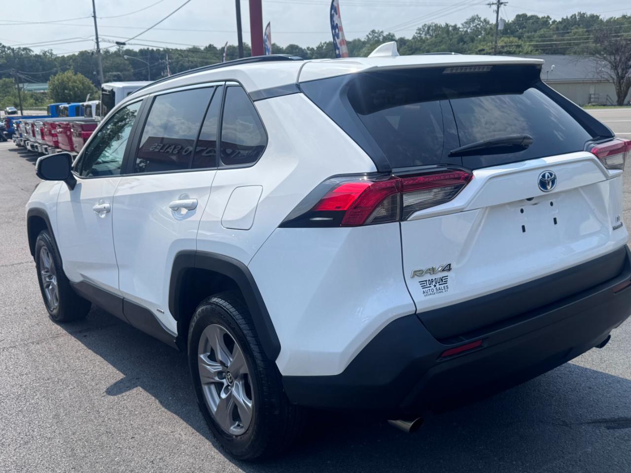 Toyota RAV4 Hybrid LE AWD (Natl) 2023