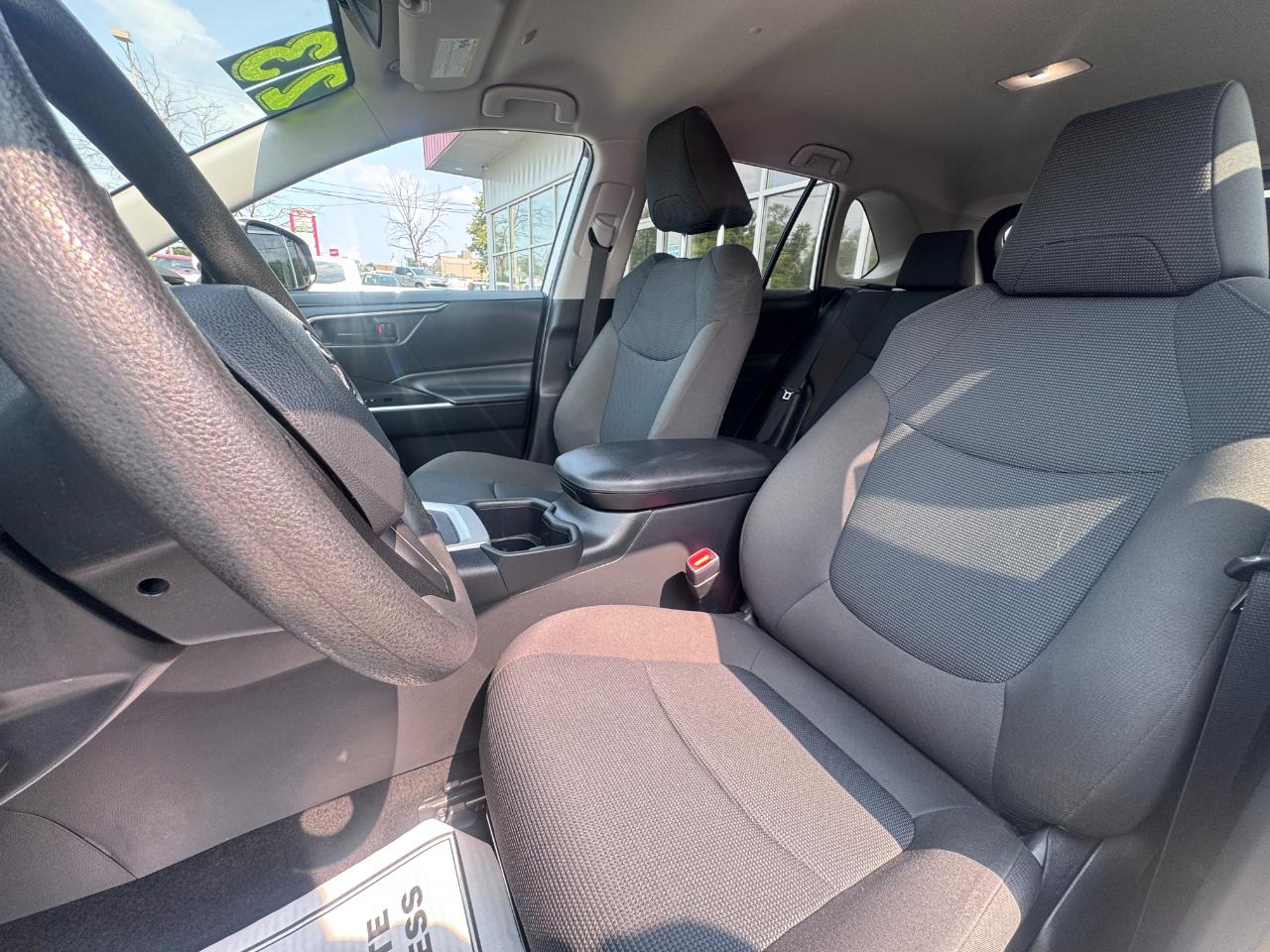 Toyota RAV4 Hybrid LE AWD (Natl) 2023