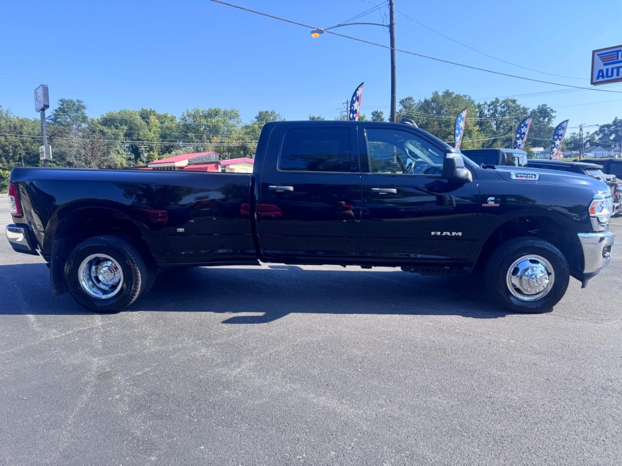 RAM 3500 Big Horn 4x4 Crew Cab 8' Box 2024