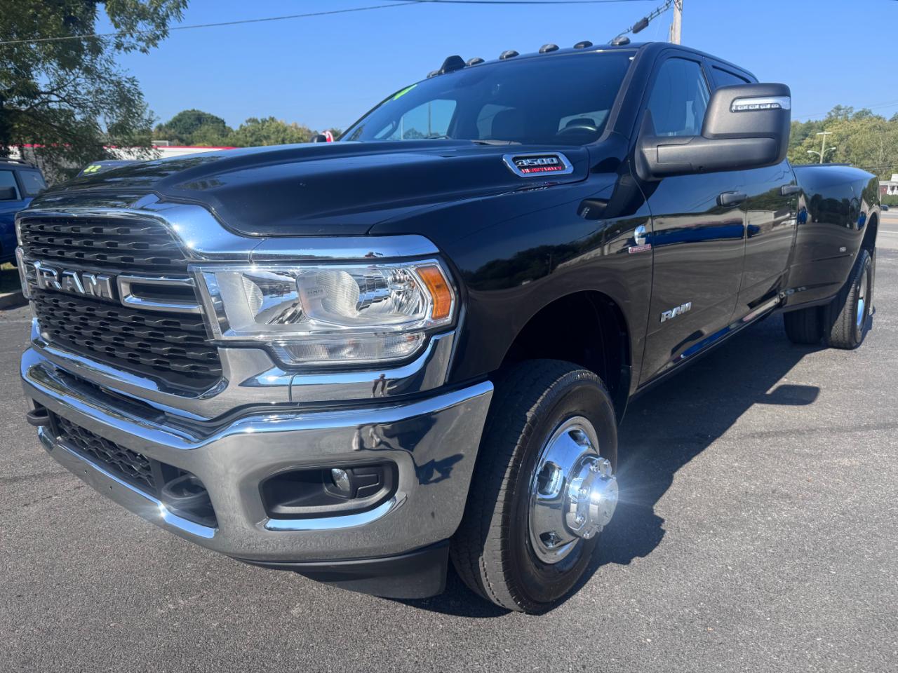 RAM 3500 Big Horn 4x4 Crew Cab 8' Box 2024