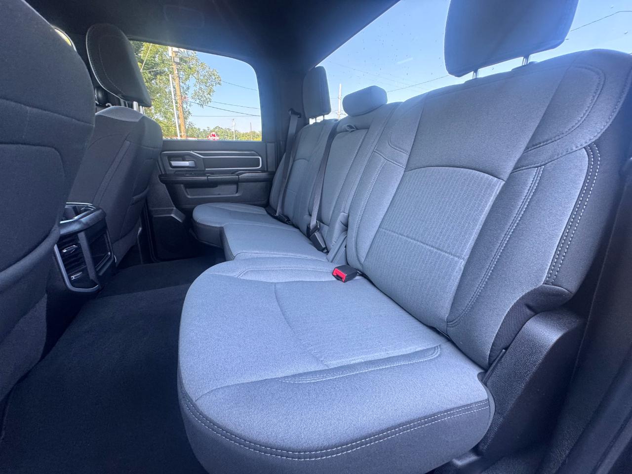 RAM 3500 Big Horn 4x4 Crew Cab 8' Box 2024