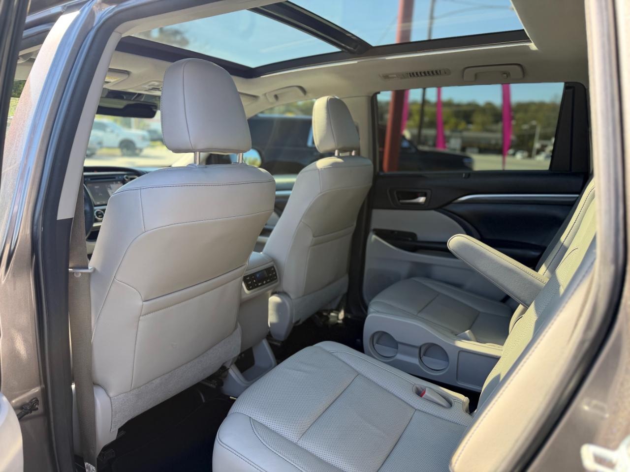 Toyota Highlander Limited V6 AWD (Natl) 2018
