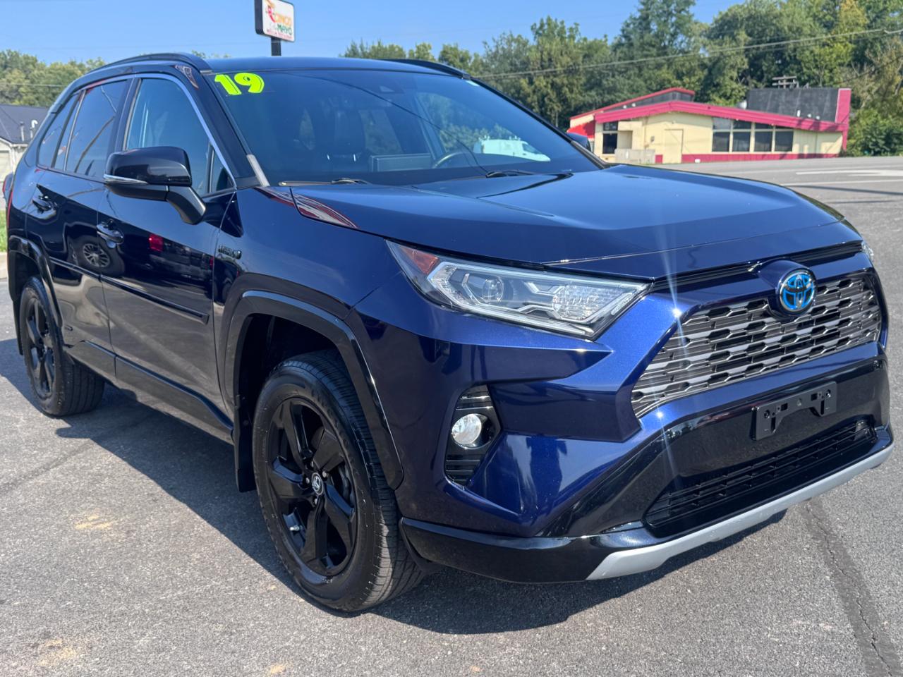 Toyota RAV4 Hybrid XSE AWD (Natl) 2019